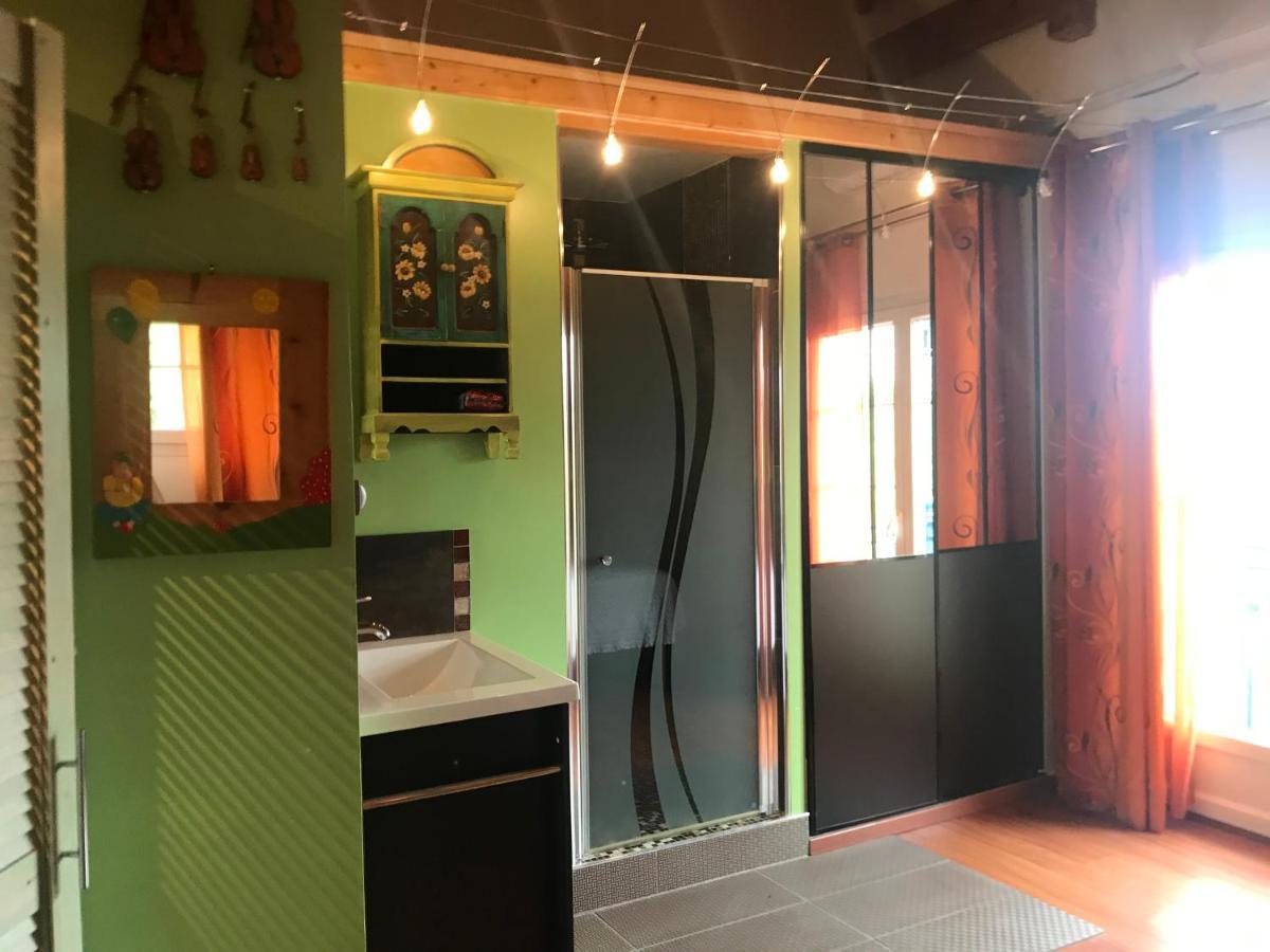 Gîtes de La Maison Bleue d'Estialescq Eksteriør billede