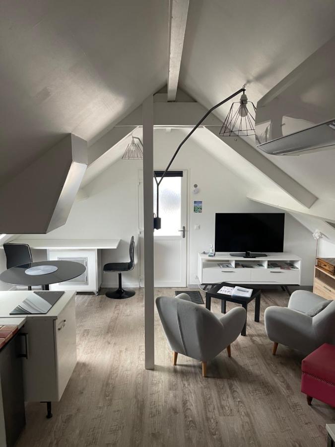 Gîtes de La Maison Bleue d'Estialescq Eksteriør billede