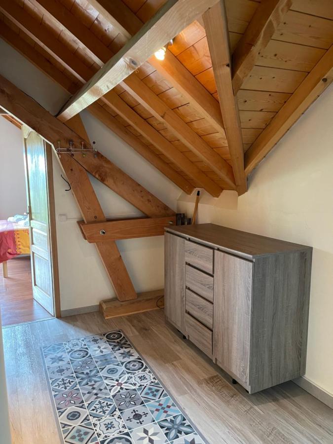 Gîtes de La Maison Bleue d'Estialescq Eksteriør billede