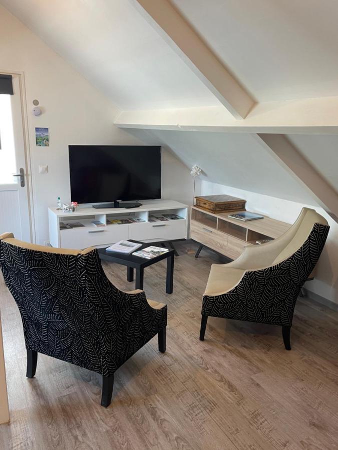 Gîtes de La Maison Bleue d'Estialescq Eksteriør billede