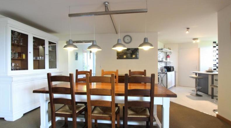 Gîtes de La Maison Bleue d'Estialescq Eksteriør billede